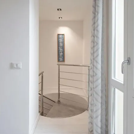 Sea View - 1 Bedroom Appartement *